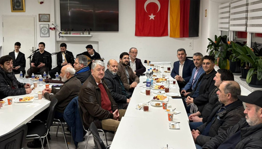 DİTİB Landshut Yunus Emre Camiinde geleneksel iftar buluşması DİTİB Landshut Yunus Emre Camiinde geleneksel iftar buluşması