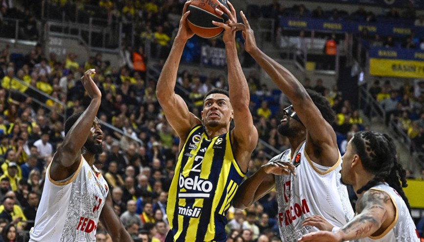 Fenerbahçe ezip geçiyor