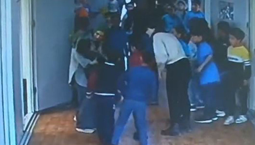 Öğretmen, 7 yaşındaki çocuğun hayatını kurtardı: O anlar kamerada