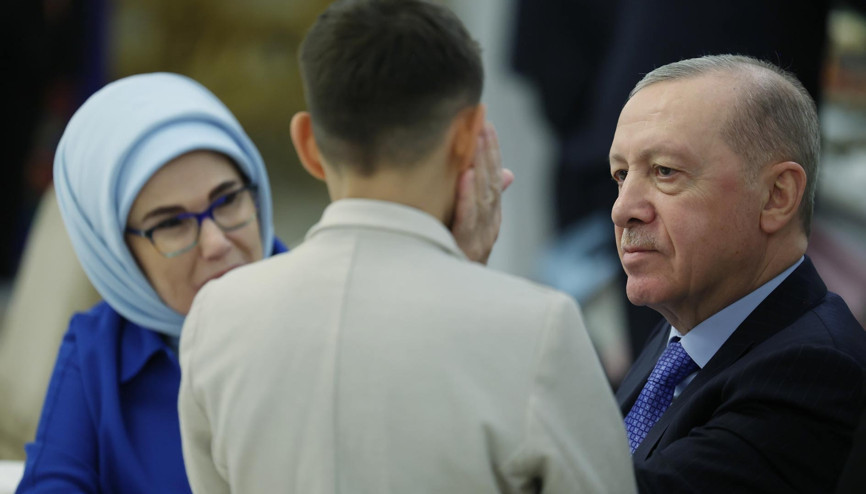 Devlet himayesindeki çocuklardan Cumhurbaşkanı Erdoğana doğum günü kutlaması Devlet himayesindeki çocuklardan Cumhurbaşkanı Erdoğana doğum günü kutlaması