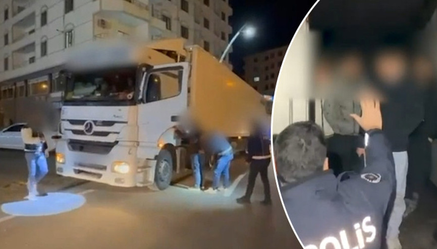 İran sınırından Türkiyeye giren 25 kaçak göçmen, TIRda yakalandı