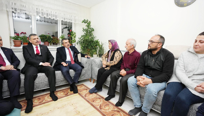 Bakanlardan aileye ziyaret... İki müdür görevden uzaklaştırıldı