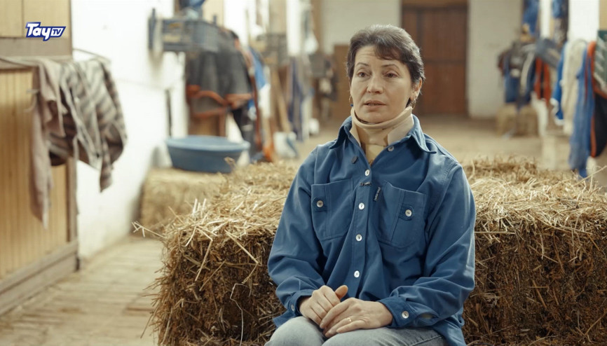 Zorunlu göçten at sırtına: Güçlü bir kadın hikayesi… Hipodromların Naim’i Zülfiye Bulut