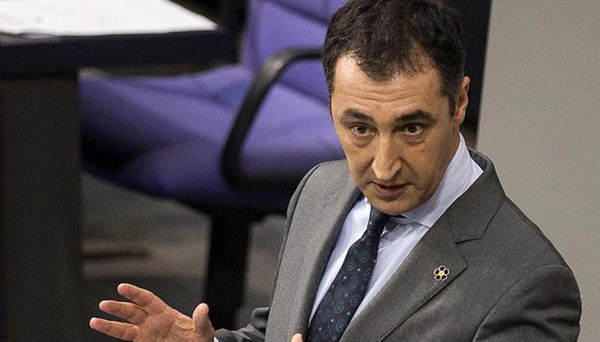 Kazanan Cem Özdemir oldu