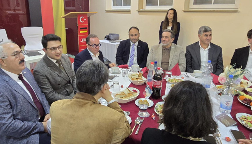 Münih’te DİTİB Mehmet Akif Camii’nde Geleneksel Diyalog iftarı