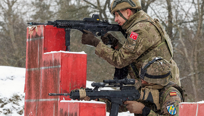 MSB, Türk ve İspanya askerinin fotoğrafını bu ifadelerle paylaştı