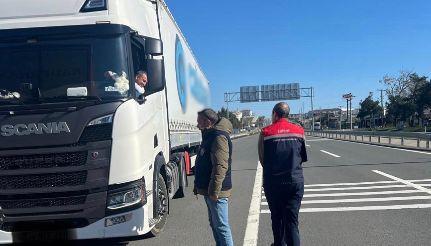 Edirne’de gıda malzemesi ve hayvan taşıyan nakil araçlarına denetim