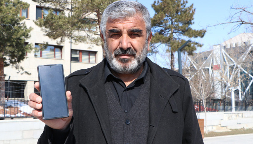 Rojin Kabaiş’in babası: 7 aydır tehdit mesajları alıyorum Geçenlerde evimizin oraya gelip ateş ettiler Rojin Kabaiş’in babası: 7 aydır tehdit mesajları alıyorum Geçenlerde evimizin oraya gelip ateş ettiler