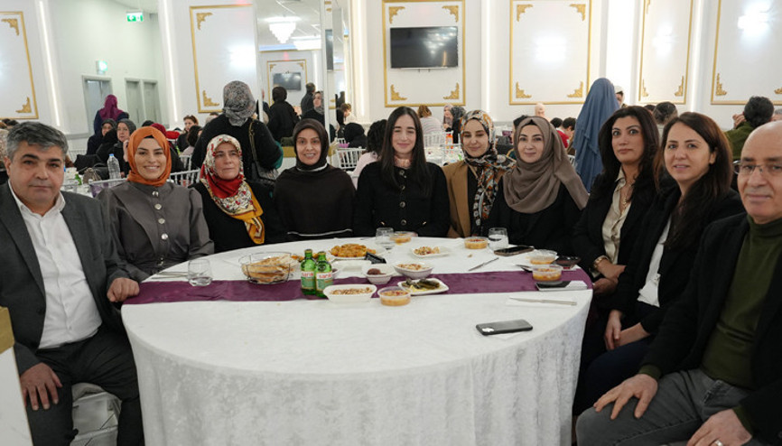 İngilterede Girişimci Kadınlardan birlik ve dayanışma iftar buluşması İngilterede Girişimci Kadınlardan birlik ve dayanışma iftar buluşması