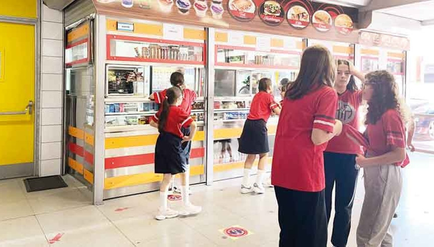 İstanbul’da dar gelirli çocuklara 2 bin liralık ‘kantin kart’