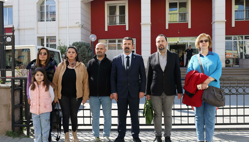 Manisada okulda Atatürke hakaret ettiği ileri süren öğretmen gözaltında