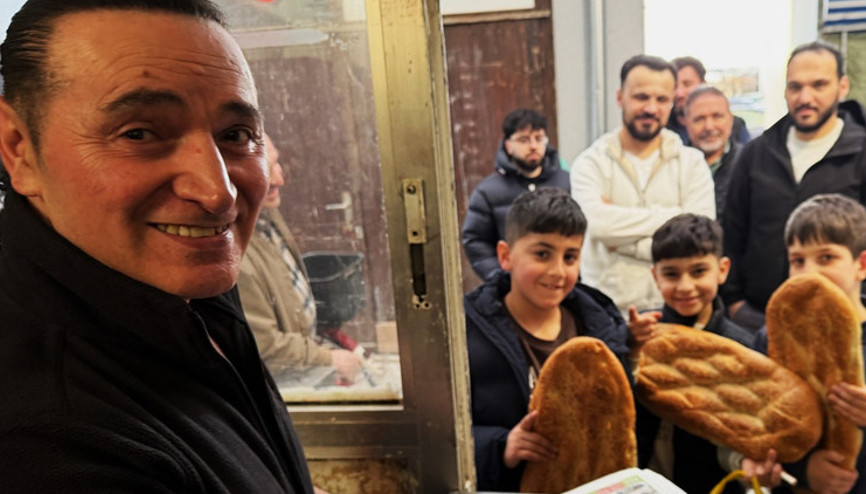 Lehrte’de Ramazan pidesi kuyruğu