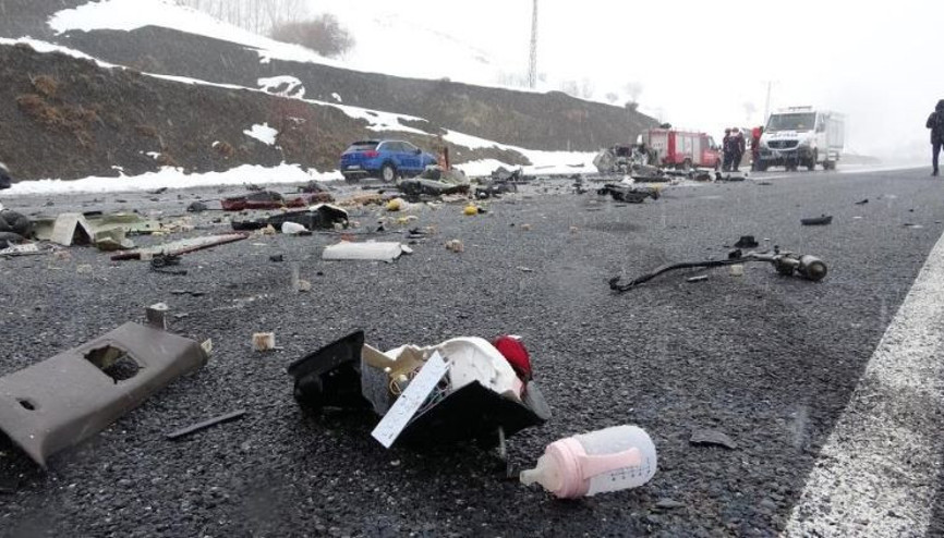 6 aylık bebek hayata tutunamadı… Feci kazada ölü sayısı 3’e çıktı