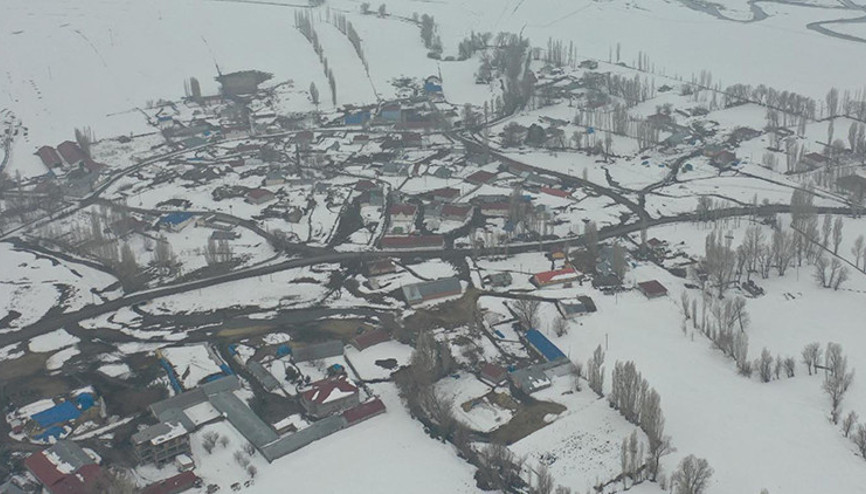 Mart kapıdan baktırdı: Kar kalınlığı yarım metreyi aştı
