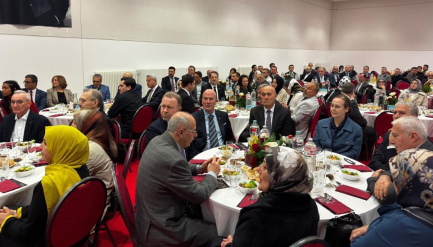 Düsseldorf’ta iftar buluşması: Diyalog ve barış çağrısı Düsseldorf’ta iftar buluşması: Diyalog ve barış çağrısı