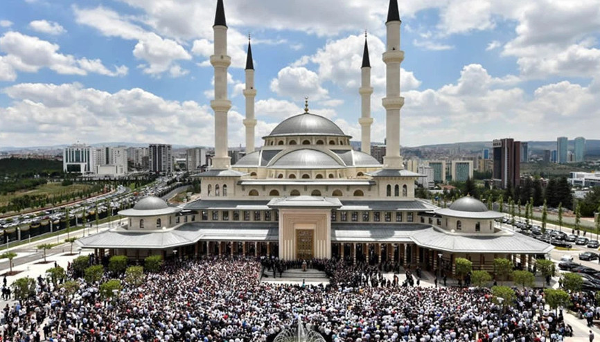 Millet Camii’nde Kadir Gecesi özel yayını