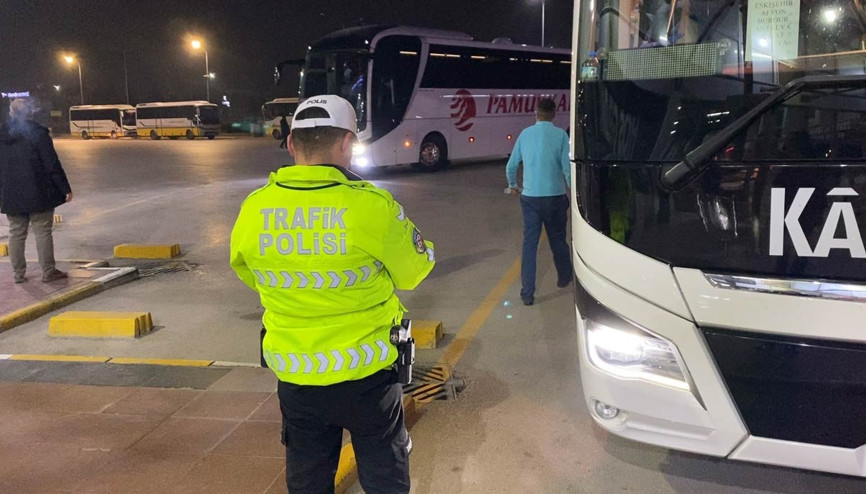 Bursada bayram tatili öncesi terminalde trafik denetimi