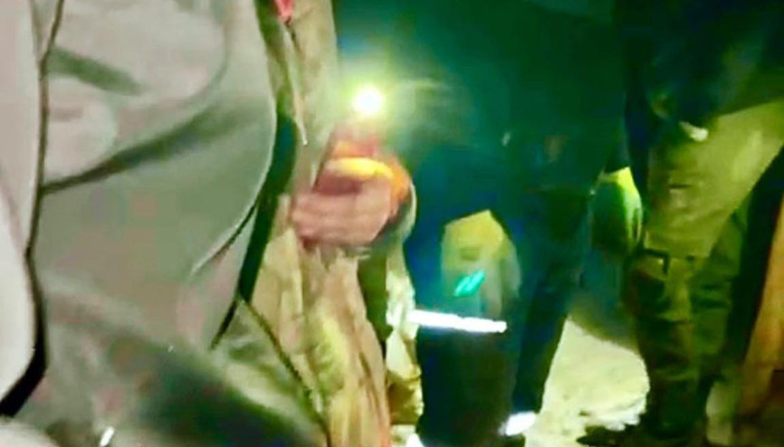 Karsta çöken ahırda 2 büyükbaş öldü Karsta çöken ahırda 2 büyükbaş öldü