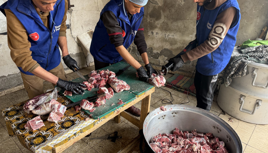Bahçelievler Belediyesi, Gazze’de 10 bin kişilik iftar yemeği verdiğini duyurdu