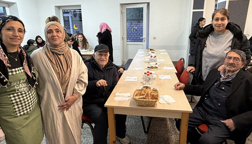 Lehrte’de Kadir Gecesi’nde Anlamlı Buluşma: Selimiye Camii’nde İftar ve Özel Program