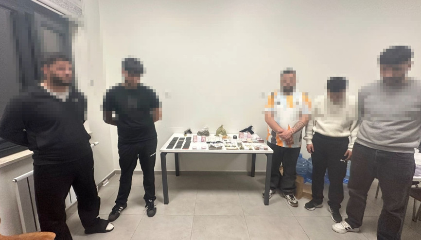 Maltepede uyuşturucu satıcılarının zula evine operasyon