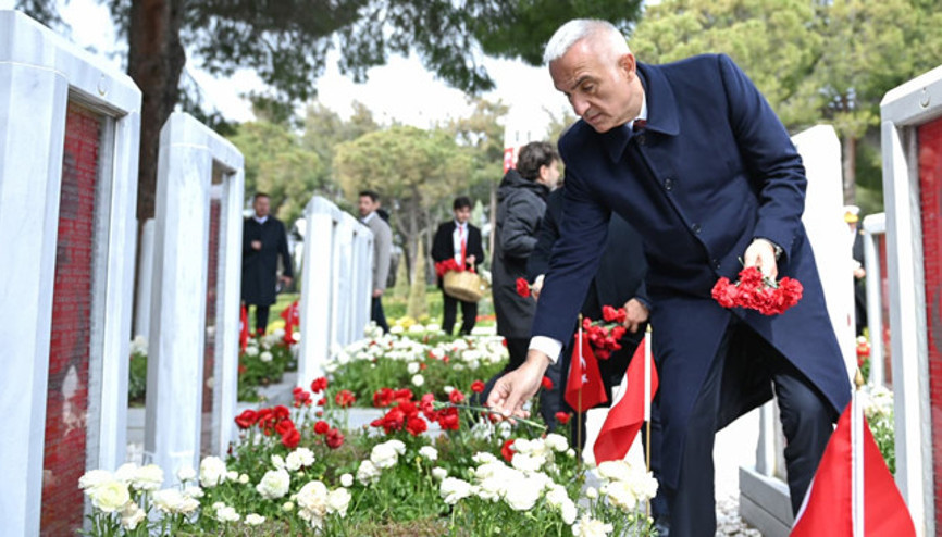 Çanakkale destanı 111 yıl sonra aynı ruhla anıldı Bakan Ersoy: Tarihin akışını değiştiren bir millet