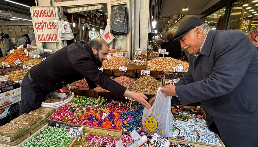Tezgâhlar renkli telaşlar tatlı Tezgâhlar renkli telaşlar tatlı