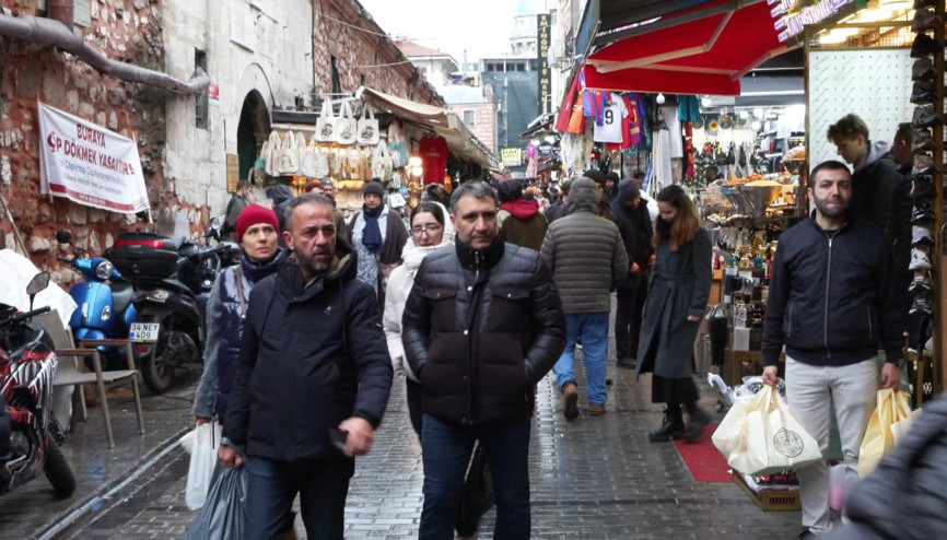Eminönünde bayram alışverişi yoğunluğu