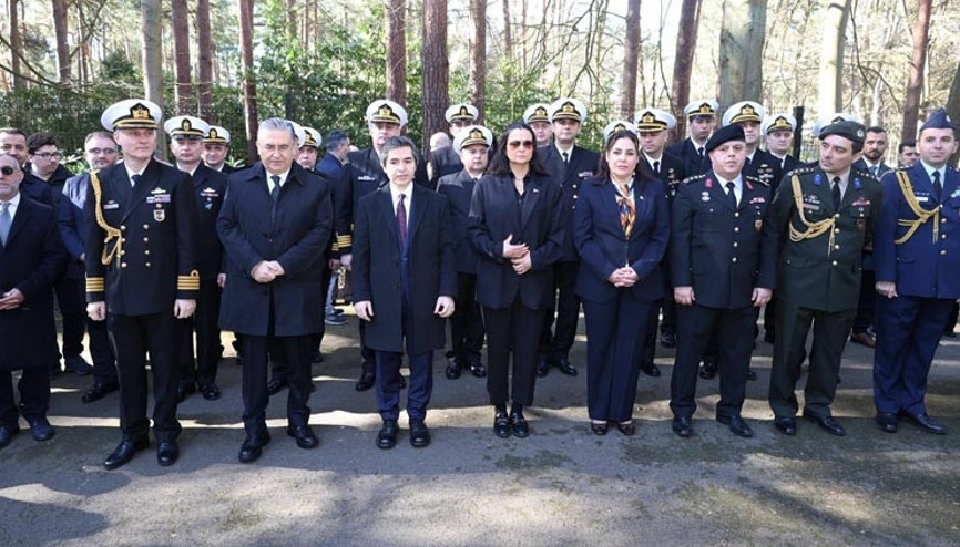 İngiltere’de Brookwood Türk Hava Şehitliği’nde anma töreni düzenlendi