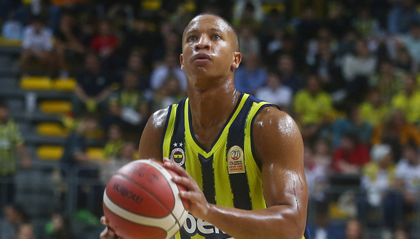 Fenerbahçede Devon Hall sevinci
