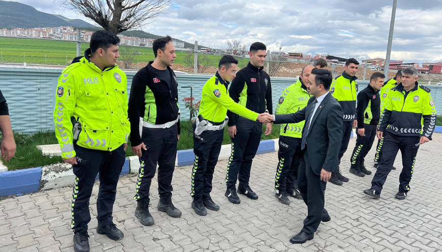 Kaymakam Erciyas’dan görev yapan polis ve jandarmalara bayram ziyareti