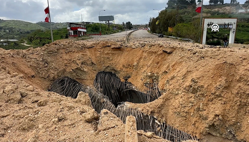 İsrail ordusunun bombaladığı Lübnanın güneyindeki Kasımiye Köprüsü görüntülendi