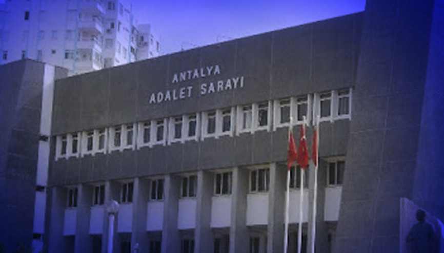 Bakan Gürlekin tapu kayıtlarını usulsüz sorgulayan tekniker gözaltına alındı | İfadesi ortaya çıktı Bakan Gürlekin tapu kayıtlarını usulsüz sorgulayan tekniker gözaltına alındı | İfadesi ortaya çıktı