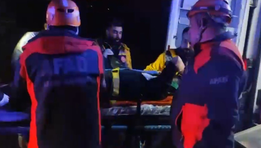 Elazığ’da otomobil şarampole yuvarlandı: 5 yaralı