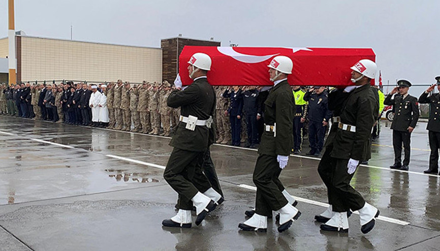 Şehit askerin naaşı, törenle memleketi Konyaya uğurlandı