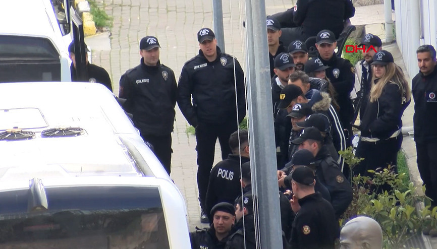 Ünlülere yönelik uyuşturucu soruşturması; şüpheliler Adli Tıp Kurumuna getirildi