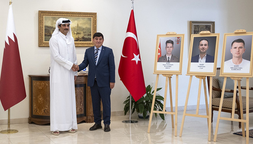 Katar Emiri Al Saniden Türk Büyükelçiliğine taziye ziyareti Katar Emiri Al Saniden Türk Büyükelçiliğine taziye ziyareti