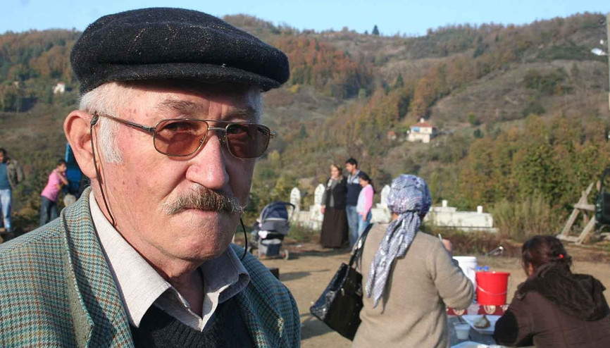 Tarım aracı devrildi: 1 ölü, 1 yaralı