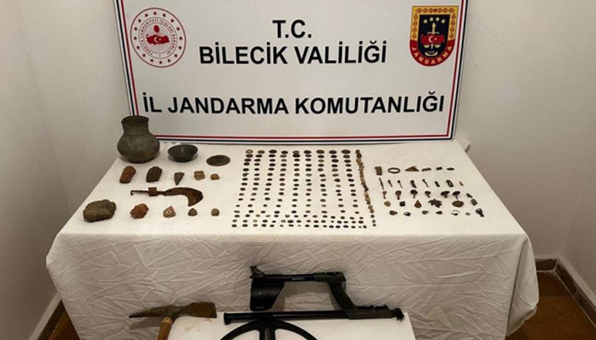 Bilecikte tarihi eser kaçakçılığı operasyonu: 349 parça tarihi eser bulundu