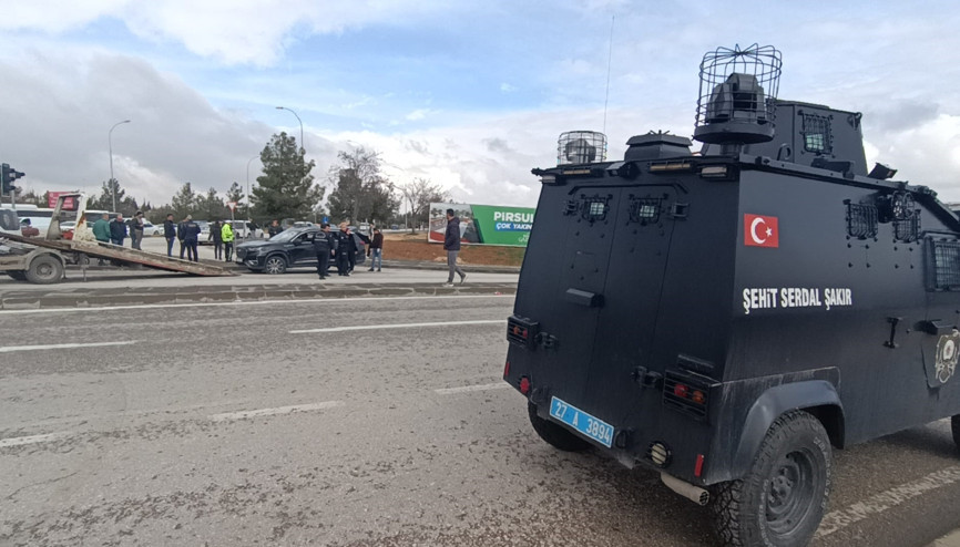 Gaziantepte 8 ayrı suçtan aranan şüpheli polisin takibiyle yakalandı