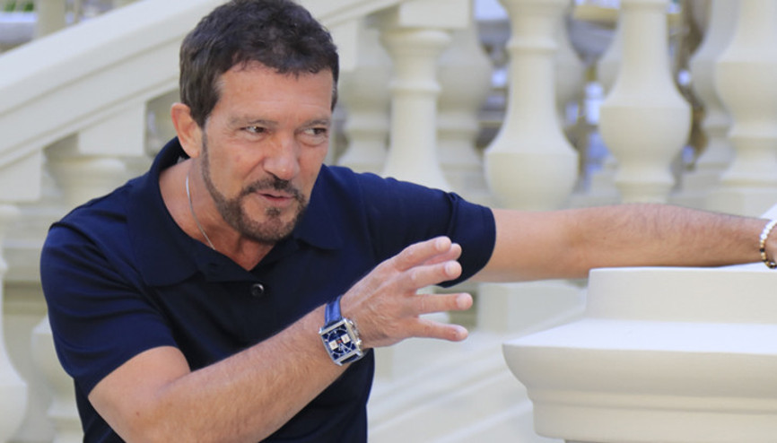 Lüks malikanesi, gösterişli bir kır evi, özel jeti vardı... Kalp krizi ünlü oyuncunun hayatını değiştirdi... Hepsini satıp küçük bir apartman dairesinde gerçek mutluluğu buldu