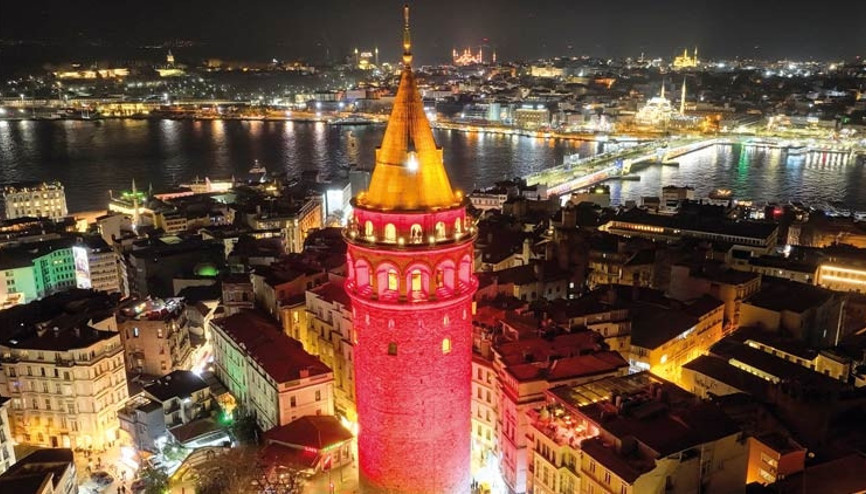 Kan kanserine dikkat çekmek için Galata Kulesi’yle ‘Kırmızı alarm’