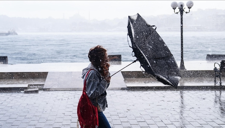 İçişleri Bakanlığından bazı iller için sarı kodlu uyarı: Fırtına, dolu, yağış kapıda... Otomobil sel sularına kapıldı: 1 ölü, 1 yaralı