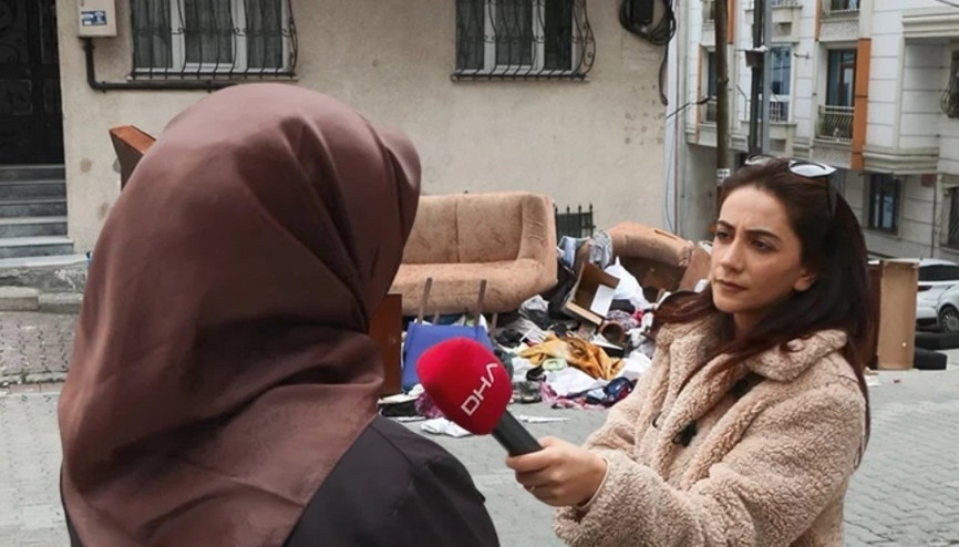Esenyurtta evden çıkarmak istediği kiracısının eşyalarını sokağa attı Esenyurtta evden çıkarmak istediği kiracısının eşyalarını sokağa attı