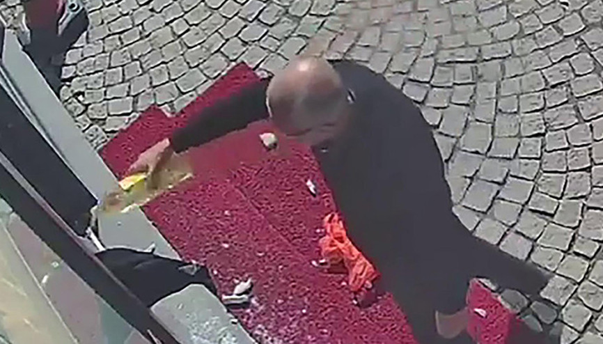 Bunu yapan bir eczacı Ayçiçek yağı ile dehşet saçacaktı, yoldan geçen vatandaşın uyarısı durdurdu