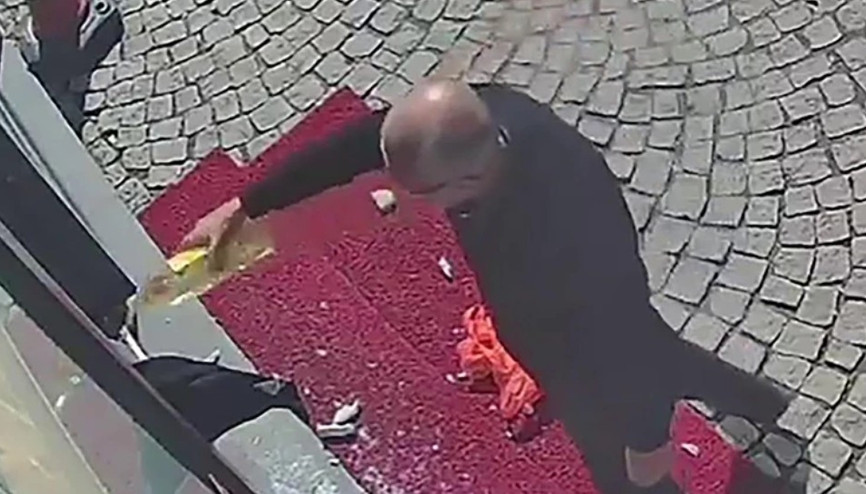 Camını kırdığı eczaneyi yakmaya çalışan eczacı gözaltına alındı