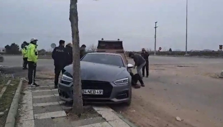 Otomobil ile çarpışan motosiklet sürücüsü yaralandı