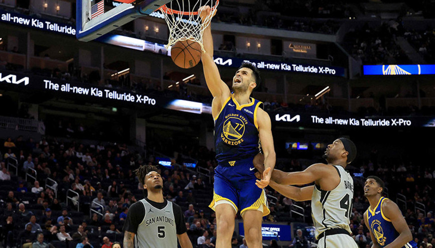 Ömer Faruk Yurtsevenin çabası Warriorsa yetmedi