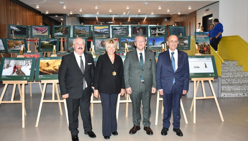 Toprağın kadın yüzü Toprağın kadın yüzü