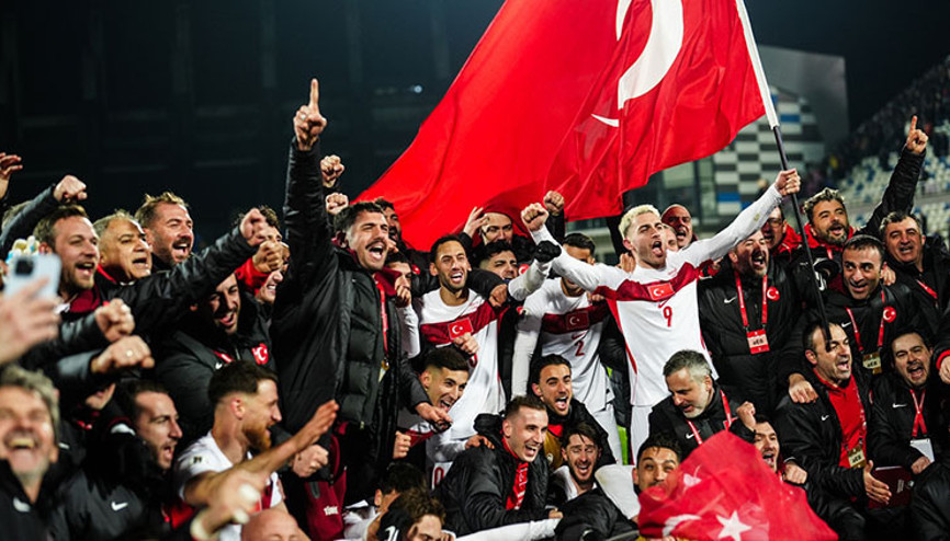Efsanelerden A Milli Takıma büyük destek: Canıgönülden destekleyeceğiz